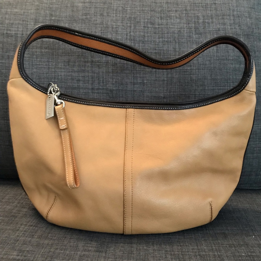 Authentic COACH leather shoulder bag